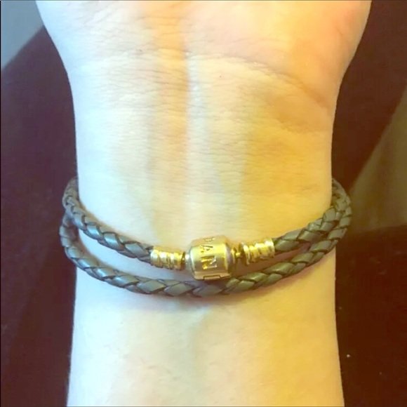Pandora leather bracelet w/gold clasp - Picture 2 of 6
